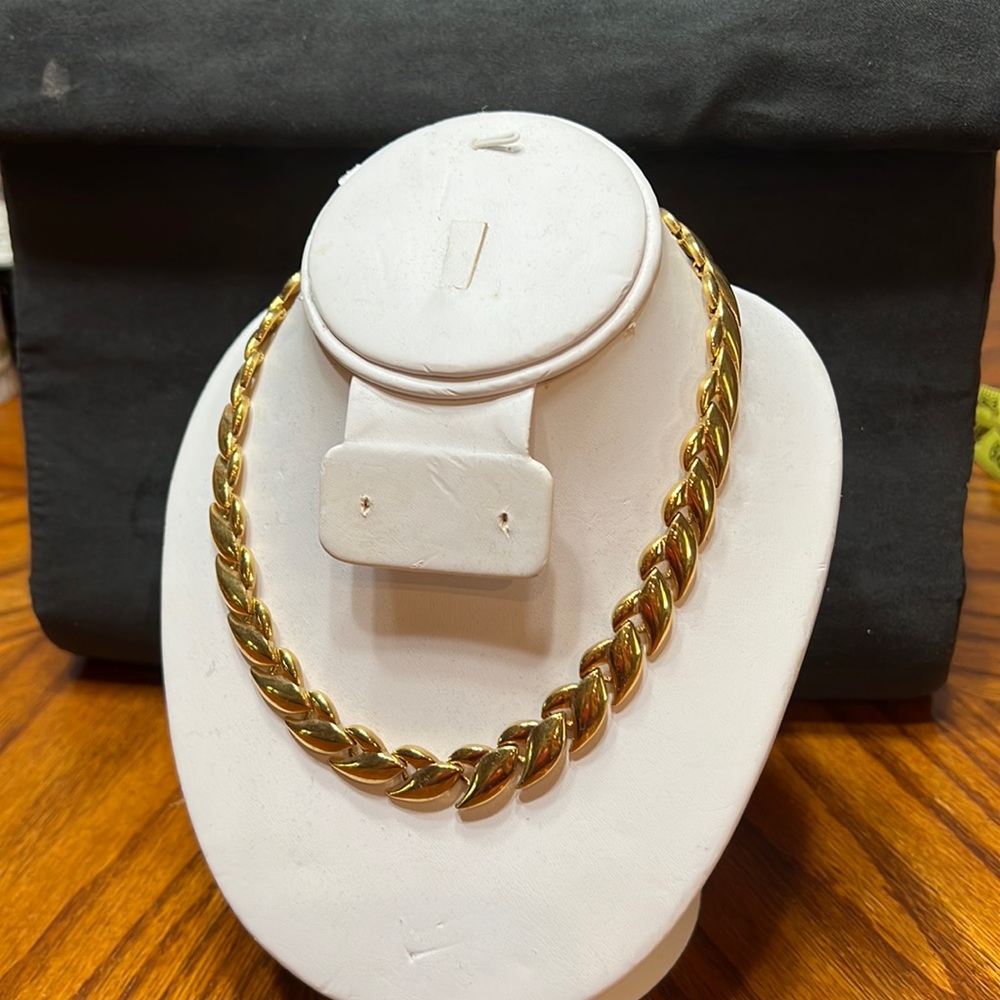 vintage Napier gold tone necklace
